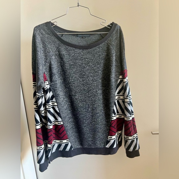 Geometric Print Pullover Sweatshirt Red/Black/White/Gray - Picture 5 of 8